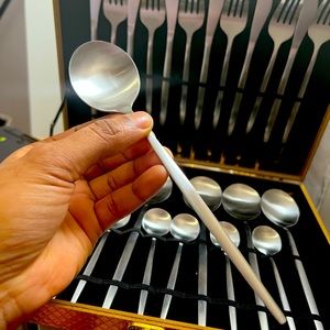 Ensemble des couverts Portuguese en argent en acier inoxydable 24 pcs pour 6 prs